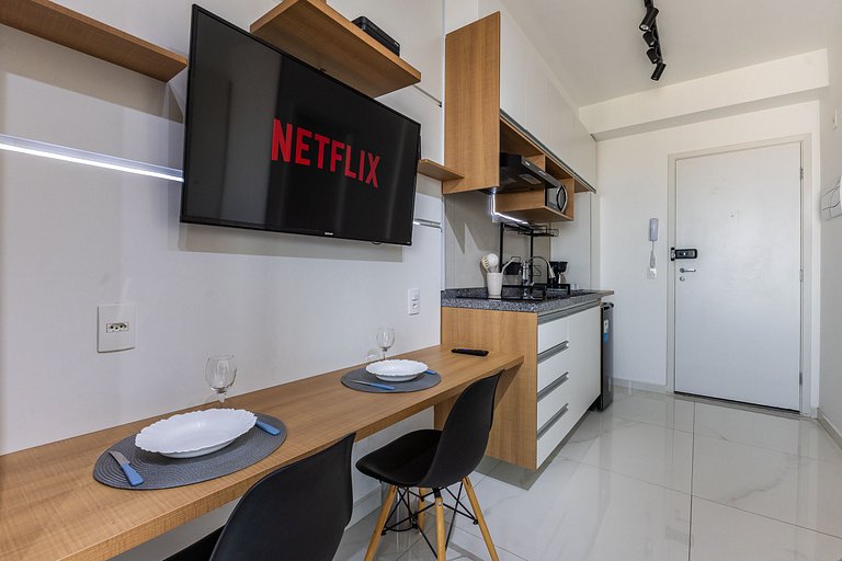 Studio Calmo no Topo de SP + AC + Piscina + VAGA