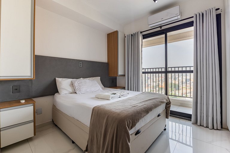 Studio Calmo no Topo de SP + AC + Piscina + VAGA