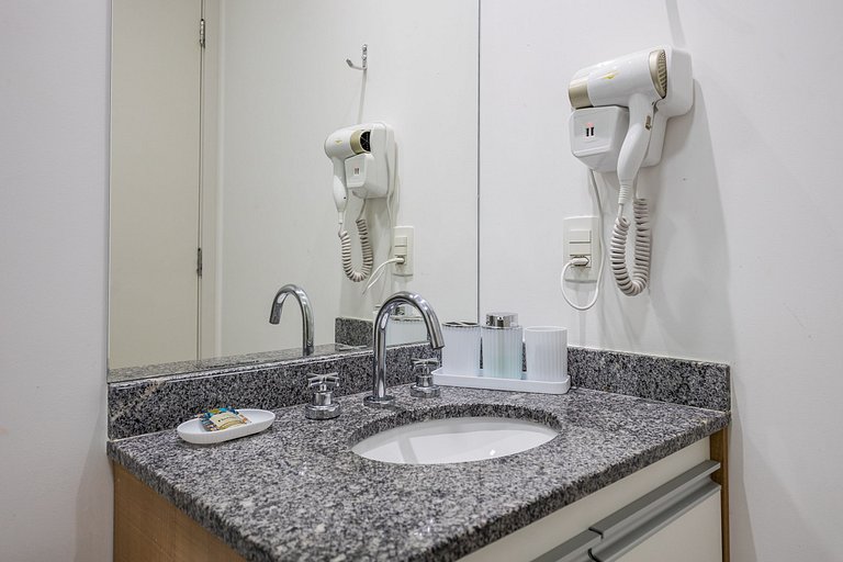 Studio Calmo no Topo de SP + AC + Piscina + VAGA