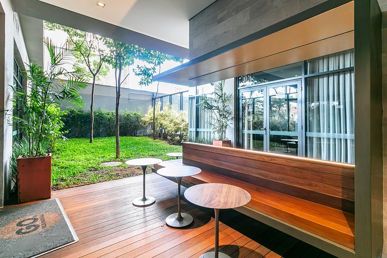 Apê Metrô Vila Mariana c/ Varanda + AC + TV 55