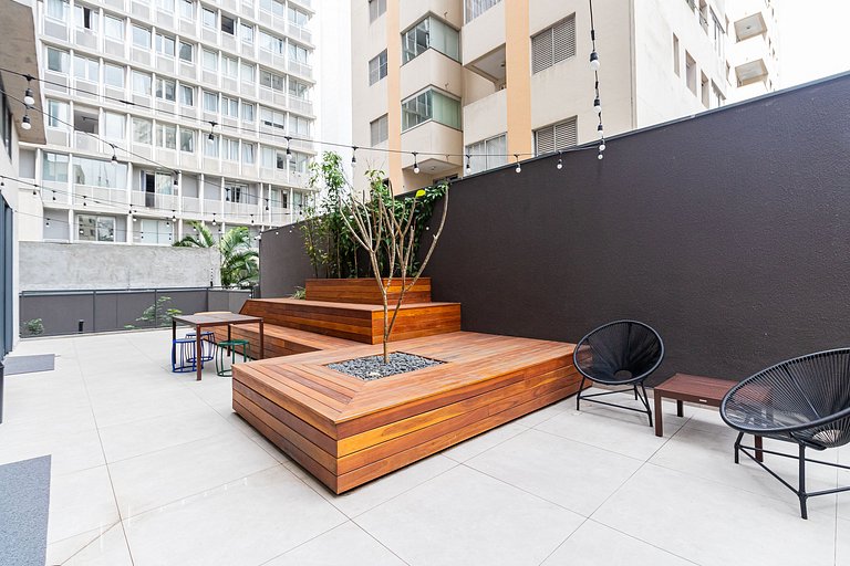 OY Frei Caneca ao lado do Shopping